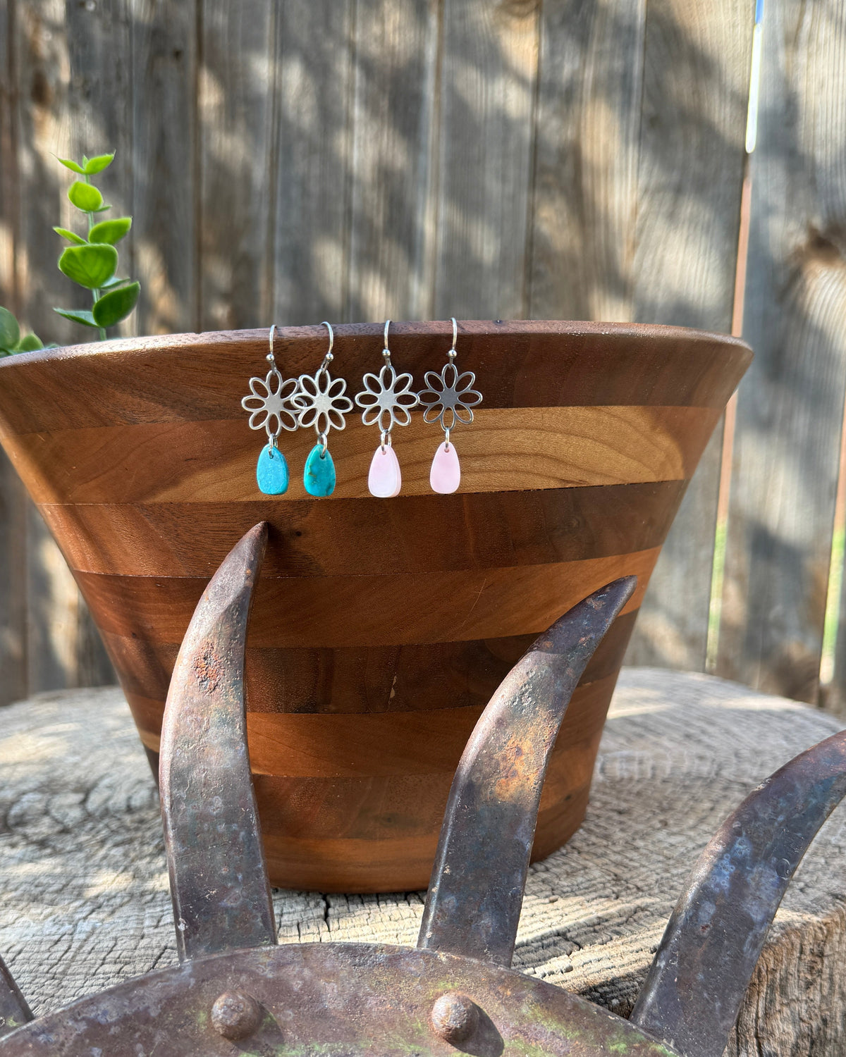 Flower drop earrings