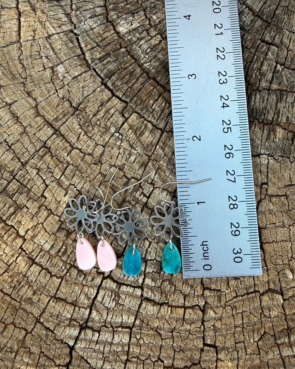 Flower drop earrings