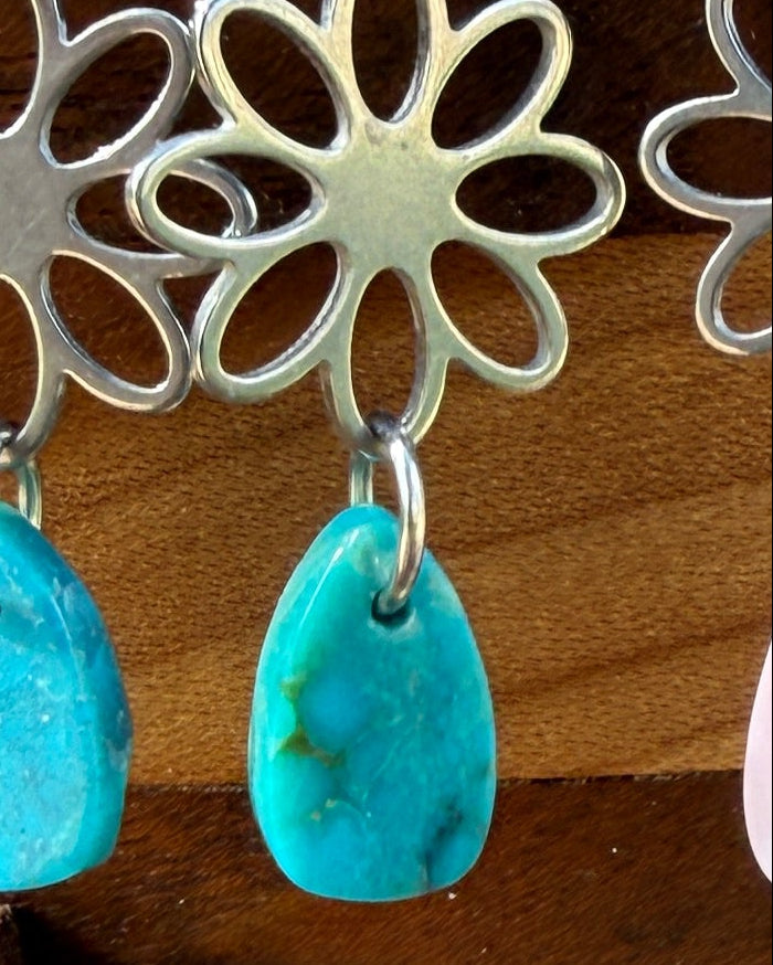 Flower drop earrings