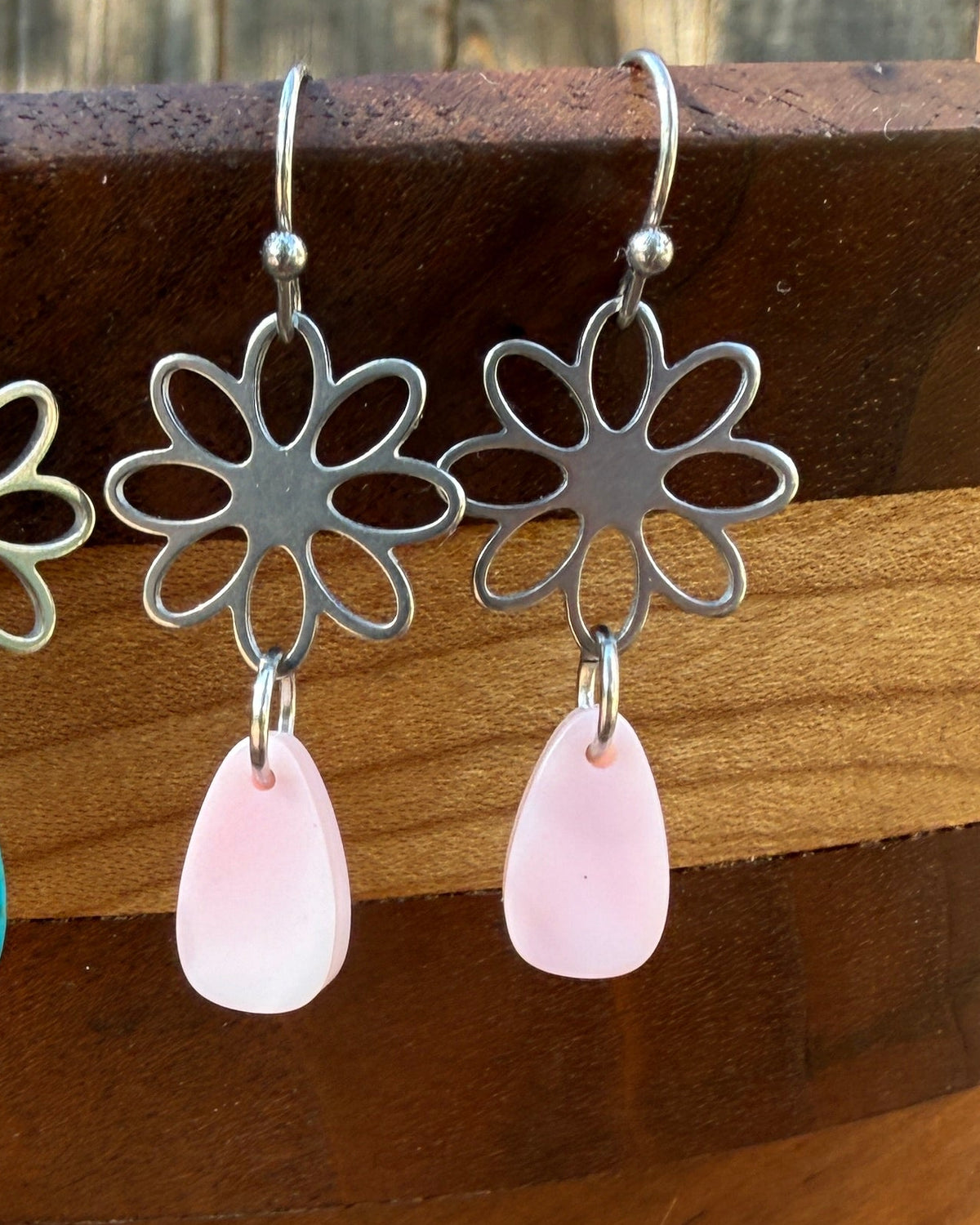 Flower drop earrings